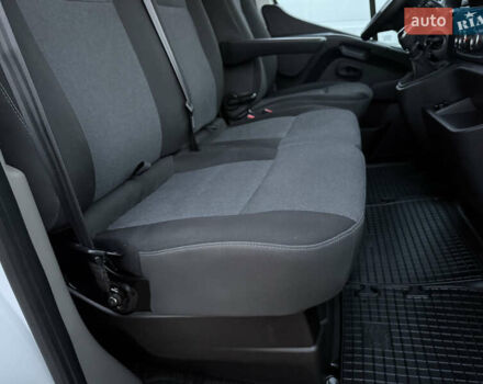 Белый Рено Мастер, объемом двигателя 0 л и пробегом 252 тыс. км за 18800 $, фото 49 на Automoto.ua