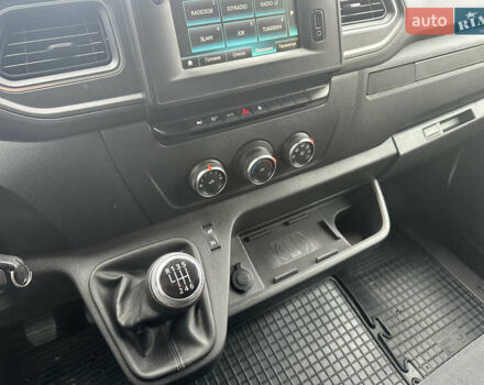 Белый Рено Мастер, объемом двигателя 2.3 л и пробегом 253 тыс. км за 20999 $, фото 13 на Automoto.ua