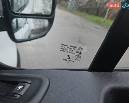 Белый Рено Мастер, объемом двигателя 2.3 л и пробегом 184 тыс. км за 18300 $, фото 63 на Automoto.ua