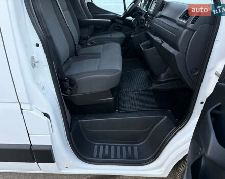 Белый Рено Мастер, объемом двигателя 0 л и пробегом 252 тыс. км за 18800 $, фото 47 на Automoto.ua