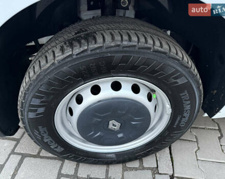 Белый Рено Мастер, объемом двигателя 0 л и пробегом 252 тыс. км за 18800 $, фото 56 на Automoto.ua