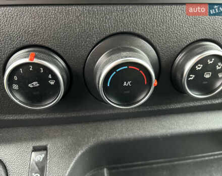 Білий Рено Мастєр, об'ємом двигуна 2.3 л та пробігом 169 тис. км за 18400 $, фото 47 на Automoto.ua