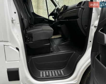 Белый Рено Мастер, объемом двигателя 2.3 л и пробегом 66 тыс. км за 25500 $, фото 54 на Automoto.ua