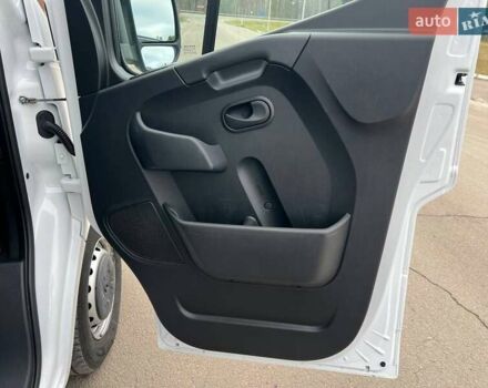 Белый Рено Мастер, объемом двигателя 2.3 л и пробегом 293 тыс. км за 24999 $, фото 61 на Automoto.ua