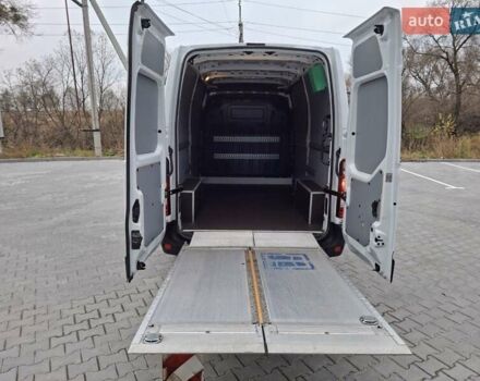 Білий Рено Мастєр, об'ємом двигуна 2.3 л та пробігом 240 тис. км за 18456 $, фото 36 на Automoto.ua