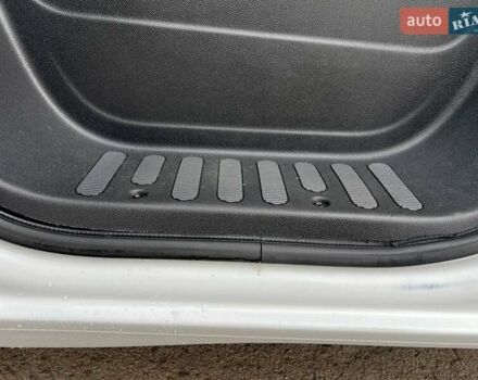 Белый Рено Мастер, объемом двигателя 2.3 л и пробегом 293 тыс. км за 24999 $, фото 74 на Automoto.ua