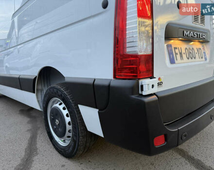 Белый Рено Мастер, объемом двигателя 0 л и пробегом 252 тыс. км за 18800 $, фото 6 на Automoto.ua