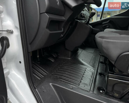 Белый Рено Мастер, объемом двигателя 2.3 л и пробегом 66 тыс. км за 25800 $, фото 26 на Automoto.ua