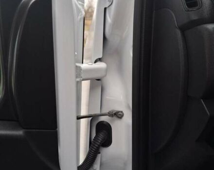 Белый Рено Мастер, объемом двигателя 2.3 л и пробегом 241 тыс. км за 19800 $, фото 16 на Automoto.ua