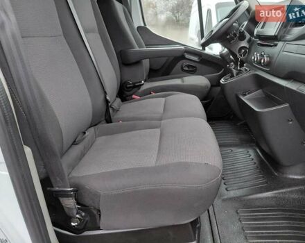 Белый Рено Мастер, объемом двигателя 2.3 л и пробегом 216 тыс. км за 20000 $, фото 44 на Automoto.ua