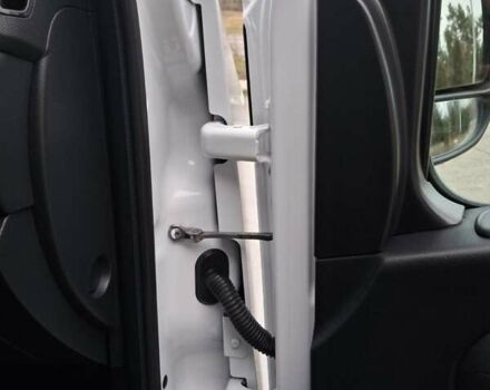 Белый Рено Мастер, объемом двигателя 2.3 л и пробегом 241 тыс. км за 19800 $, фото 13 на Automoto.ua