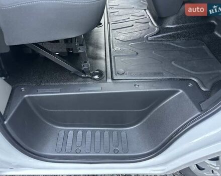 Белый Рено Мастер, объемом двигателя 2.3 л и пробегом 290 тыс. км за 25200 $, фото 27 на Automoto.ua