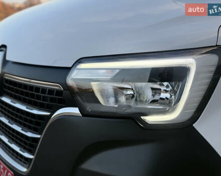 Белый Рено Мастер, объемом двигателя 2.3 л и пробегом 230 тыс. км за 19950 $, фото 5 на Automoto.ua