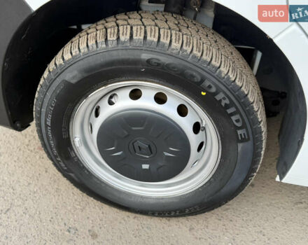 Белый Рено Мастер, объемом двигателя 2.3 л и пробегом 255 тыс. км за 24900 $, фото 16 на Automoto.ua
