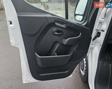 Белый Рено Мастер, объемом двигателя 2.3 л и пробегом 184 тыс. км за 18300 $, фото 41 на Automoto.ua