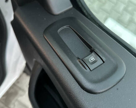 Білий Рено Мастєр, об'ємом двигуна 2.3 л та пробігом 171 тис. км за 18800 $, фото 47 на Automoto.ua