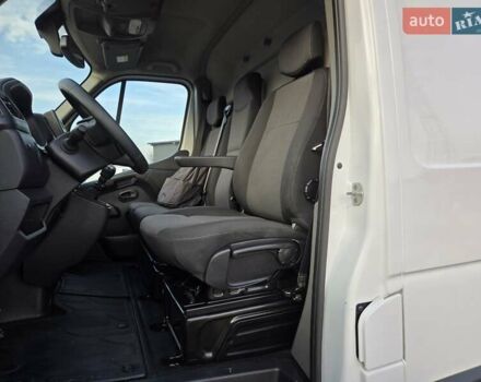 Белый Рено Мастер, объемом двигателя 2.3 л и пробегом 179 тыс. км за 18900 $, фото 57 на Automoto.ua