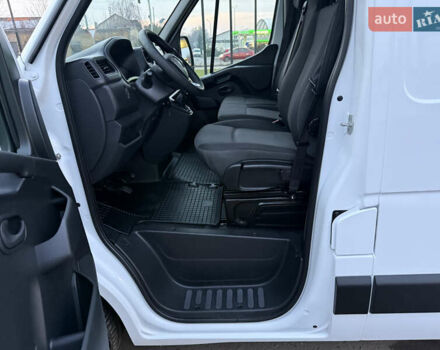 Белый Рено Мастер, объемом двигателя 0 л и пробегом 252 тыс. км за 18800 $, фото 21 на Automoto.ua