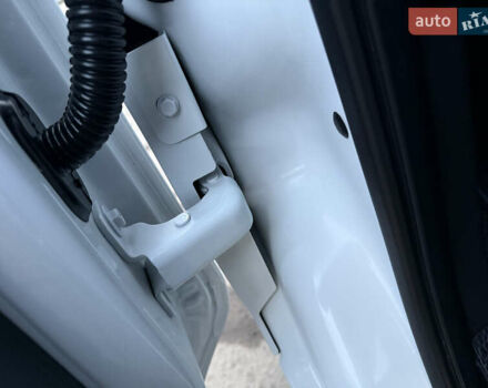 Белый Рено Мастер, объемом двигателя 0 л и пробегом 252 тыс. км за 18800 $, фото 19 на Automoto.ua