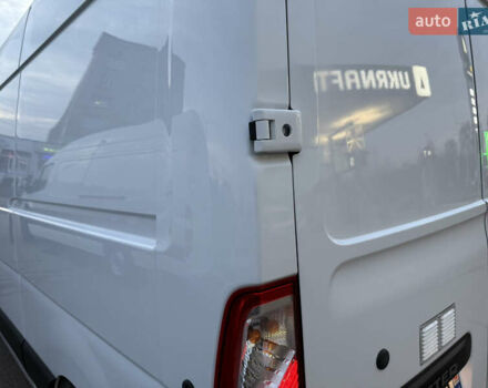 Белый Рено Мастер, объемом двигателя 0 л и пробегом 252 тыс. км за 18800 $, фото 7 на Automoto.ua