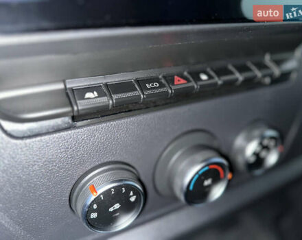 Білий Рено Мастєр, об'ємом двигуна 2.3 л та пробігом 171 тис. км за 18800 $, фото 41 на Automoto.ua