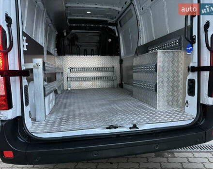 Белый Рено Мастер, объемом двигателя 0 л и пробегом 252 тыс. км за 18800 $, фото 62 на Automoto.ua