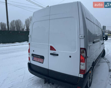 Белый Рено Мастер, объемом двигателя 2.3 л и пробегом 253 тыс. км за 20999 $, фото 2 на Automoto.ua