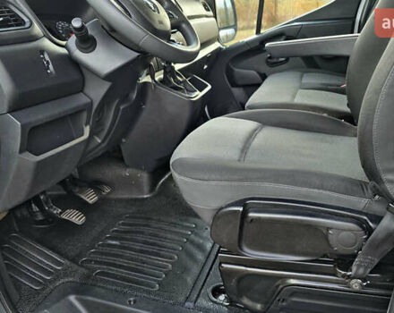 Белый Рено Мастер, объемом двигателя 2.3 л и пробегом 352 тыс. км за 17900 $, фото 11 на Automoto.ua