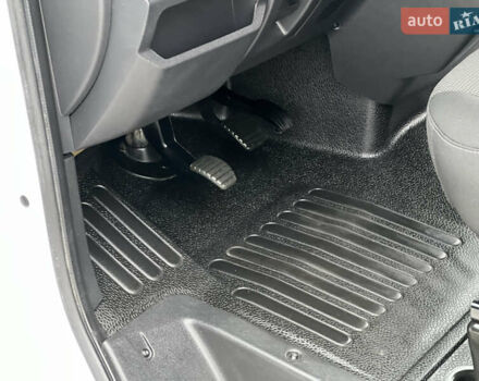 Белый Рено Мастер, объемом двигателя 2.3 л и пробегом 233 тыс. км за 17900 $, фото 86 на Automoto.ua