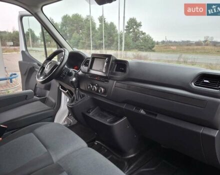 Белый Рено Мастер, объемом двигателя 2.3 л и пробегом 241 тыс. км за 19800 $, фото 12 на Automoto.ua