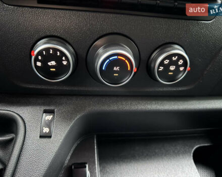 Белый Рено Мастер, объемом двигателя 2.3 л и пробегом 66 тыс. км за 25800 $, фото 40 на Automoto.ua