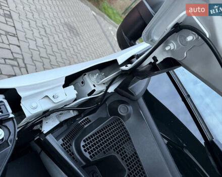 Белый Рено Мастер, объемом двигателя 0 л и пробегом 252 тыс. км за 18800 $, фото 85 на Automoto.ua