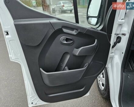 Білий Рено Мастєр, об'ємом двигуна 2.3 л та пробігом 217 тис. км за 18900 $, фото 37 на Automoto.ua