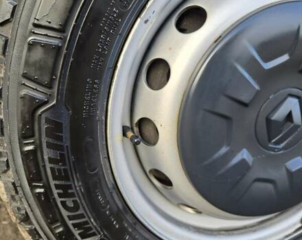 Белый Рено Мастер, объемом двигателя 2.3 л и пробегом 179 тыс. км за 18900 $, фото 44 на Automoto.ua