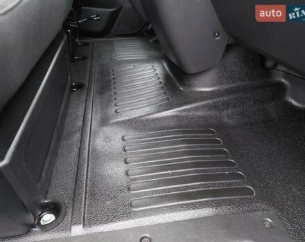 Белый Рено Мастер, объемом двигателя 2.3 л и пробегом 216 тыс. км за 20000 $, фото 40 на Automoto.ua