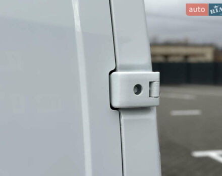 Белый Рено Мастер, объемом двигателя 2.3 л и пробегом 240 тыс. км за 18500 $, фото 31 на Automoto.ua