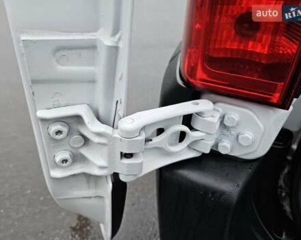 Білий Рено Мастєр, об'ємом двигуна 2.3 л та пробігом 217 тис. км за 18900 $, фото 67 на Automoto.ua