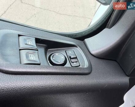 Белый Рено Мастер, объемом двигателя 2.3 л и пробегом 293 тыс. км за 24999 $, фото 42 на Automoto.ua