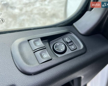 Белый Рено Мастер, объемом двигателя 2.3 л и пробегом 180 тыс. км за 19500 $, фото 50 на Automoto.ua