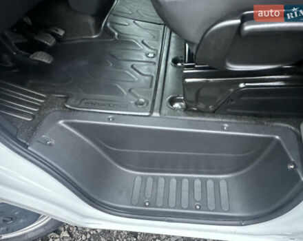 Белый Рено Мастер, объемом двигателя 2.3 л и пробегом 36 тыс. км за 25600 $, фото 31 на Automoto.ua