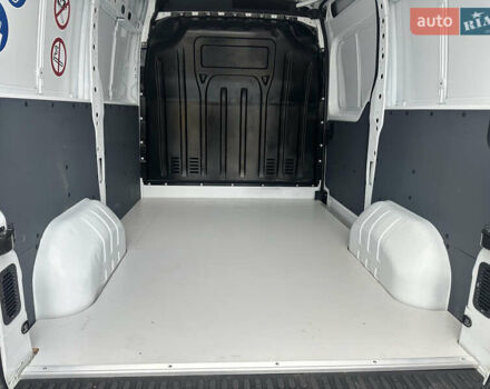 Белый Рено Мастер, объемом двигателя 2.3 л и пробегом 240 тыс. км за 18500 $, фото 105 на Automoto.ua