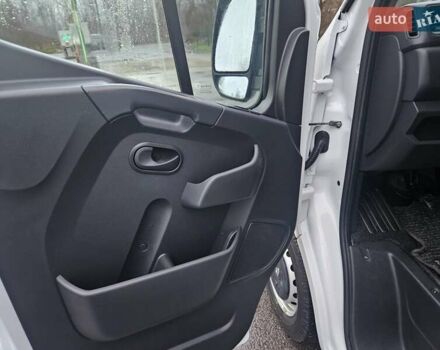 Белый Рено Мастер, объемом двигателя 2.3 л и пробегом 184 тыс. км за 18300 $, фото 51 на Automoto.ua