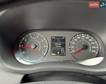 Белый Рено Мастер, объемом двигателя 2.3 л и пробегом 242 тыс. км за 21000 $, фото 32 на Automoto.ua