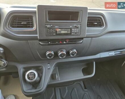 Белый Рено Мастер, объемом двигателя 2.3 л и пробегом 179 тыс. км за 18900 $, фото 63 на Automoto.ua