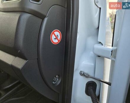 Белый Рено Мастер, объемом двигателя 2.3 л и пробегом 179 тыс. км за 18900 $, фото 50 на Automoto.ua