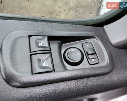 Белый Рено Мастер, объемом двигателя 2.3 л и пробегом 216 тыс. км за 20000 $, фото 61 на Automoto.ua