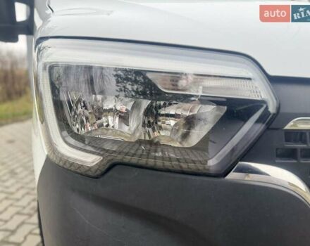 Белый Рено Мастер, объемом двигателя 2.3 л и пробегом 262 тыс. км за 18100 $, фото 18 на Automoto.ua