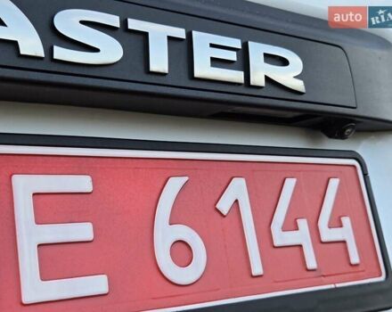 Белый Рено Мастер, объемом двигателя 2.3 л и пробегом 179 тыс. км за 18900 $, фото 20 на Automoto.ua