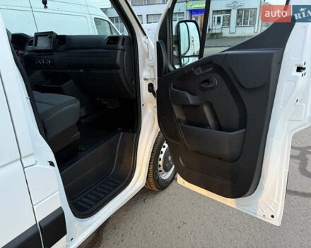 Белый Рено Мастер, объемом двигателя 0 л и пробегом 252 тыс. км за 18800 $, фото 36 на Automoto.ua