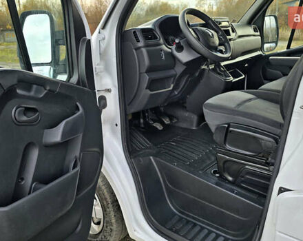 Белый Рено Мастер, объемом двигателя 2.3 л и пробегом 352 тыс. км за 17900 $, фото 8 на Automoto.ua